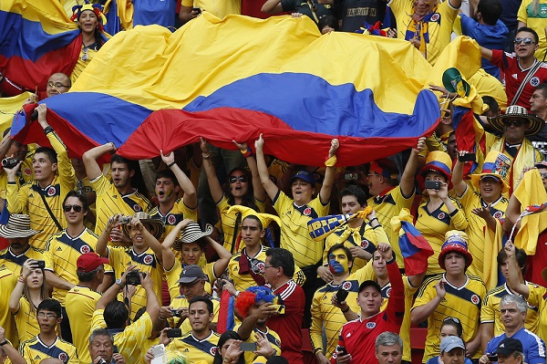 colombianos-estadio