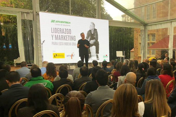 El ‘Steve Jobs’ de la educación, marketing y liderazgo está en Colombia